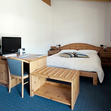 Sport Hotel Alpina Мадезимо Екстериор снимка